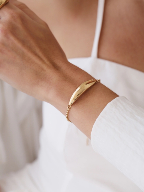 PULSEIRA ORGÂNICA MINIMALISTA BANHADO A OURO