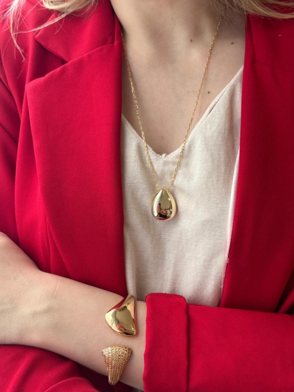 COLAR COM PINGENTE DE GOTA LISA BANHADO A OURO